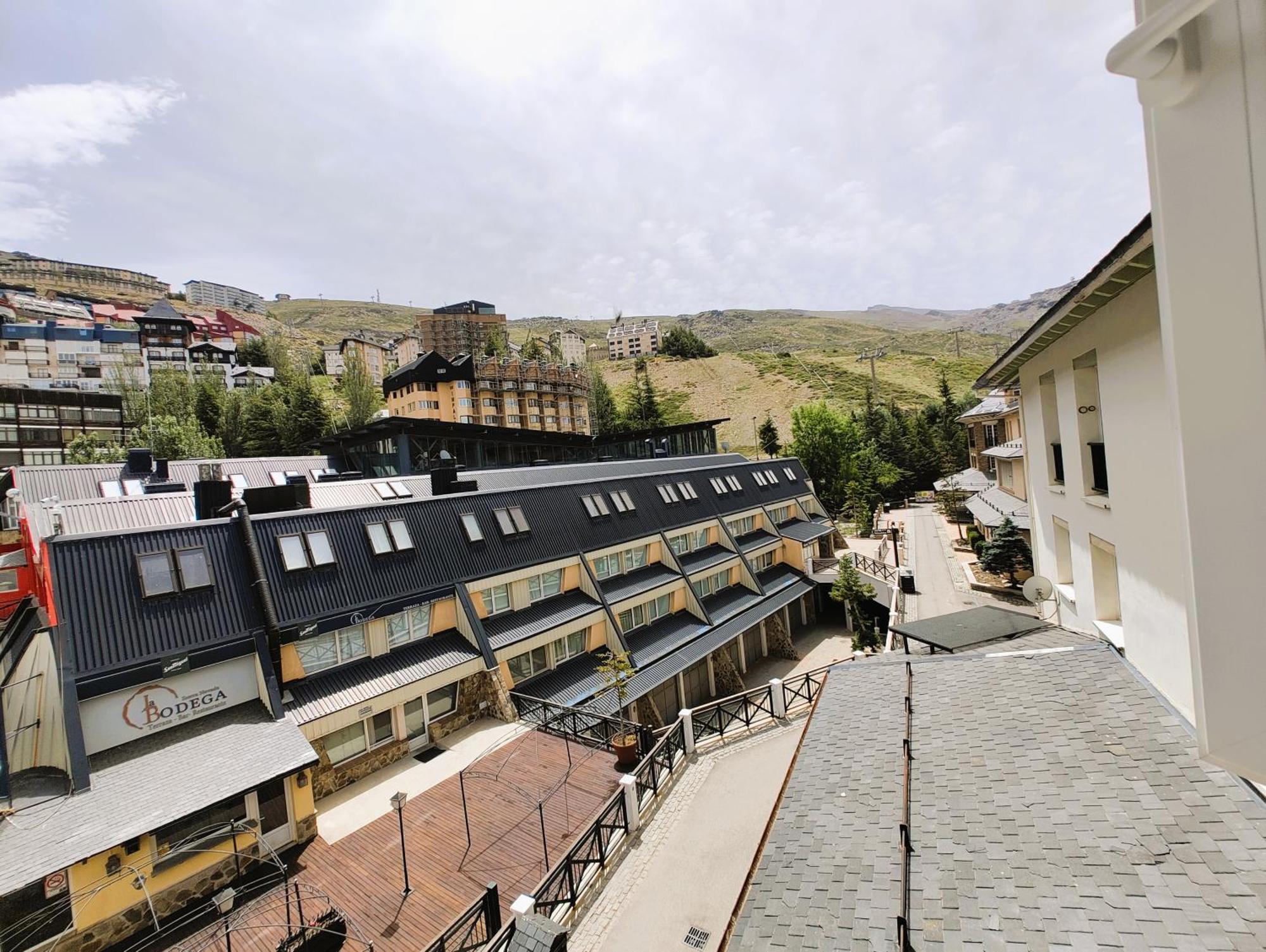Ski & Snow Apartmentos By Todosierranevada - Plaza Principal Junto A Los Telecabinas Sierra Nevada Exterior photo